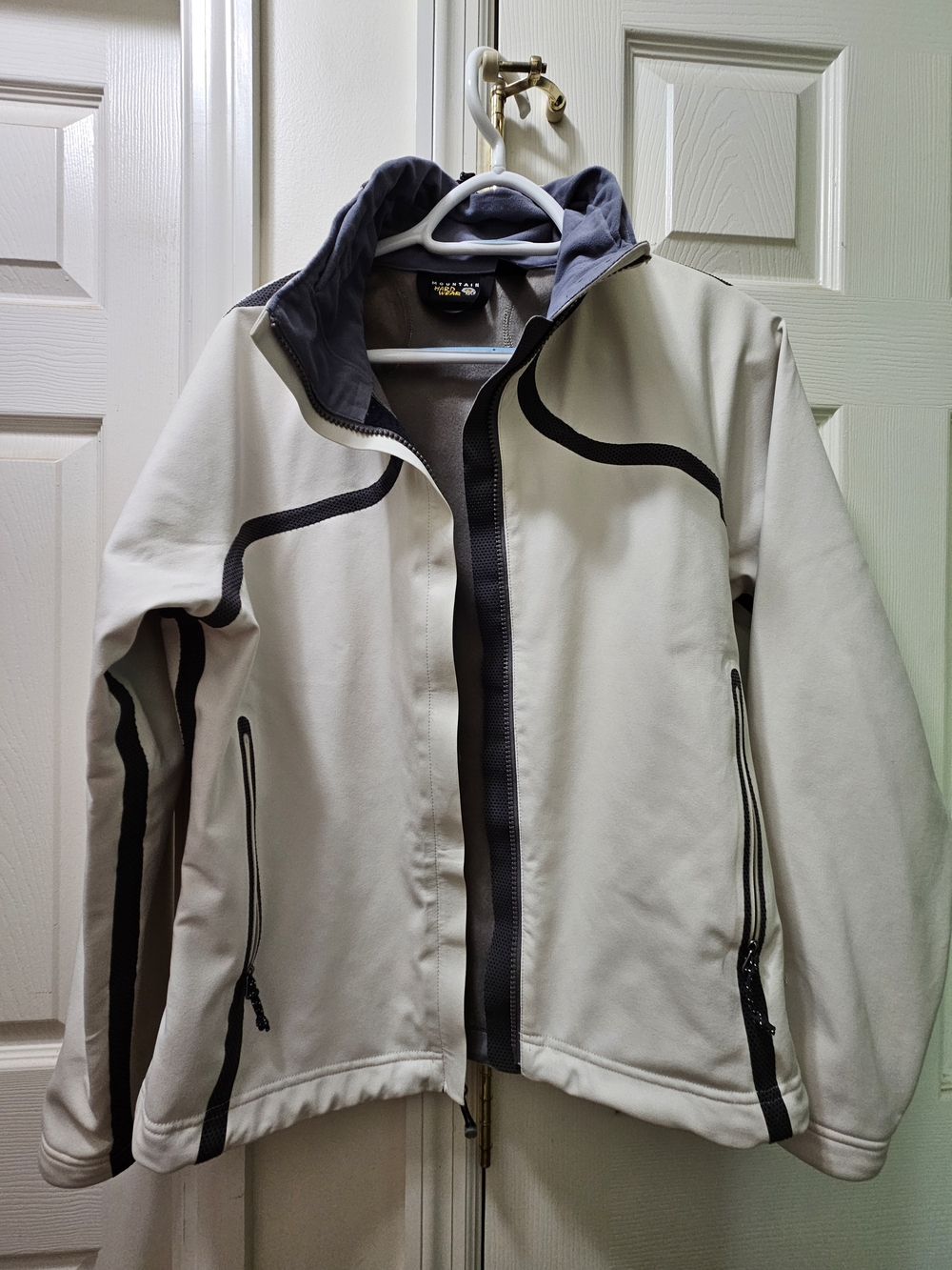 Mountain Hardwear Women's White Softshell Jacket with Black Trim